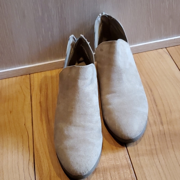 Kenneth Cole Reaction Women's Side Skip Bo… - Picture 1 of 6